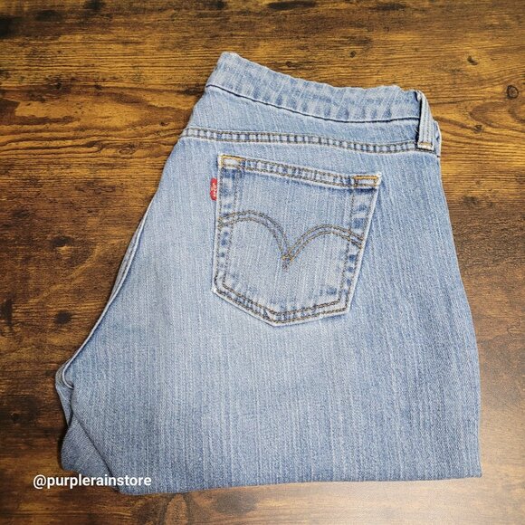 Vtg Levi's Bermuda Shorts 6 Mid Rise 545 Medium Light Wash Stretch Denim Y2K - Picture 3 of 11